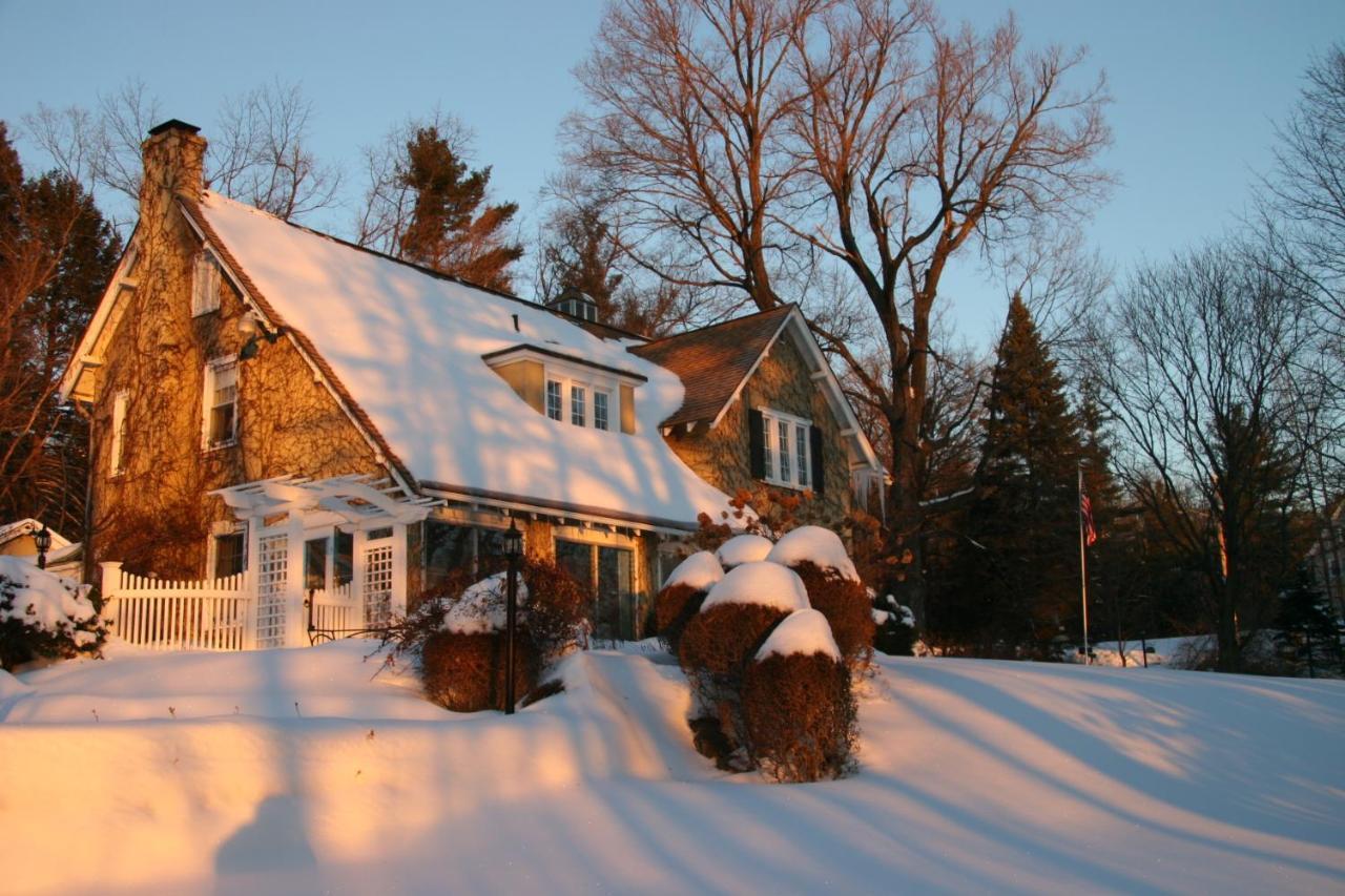 Howarth House Bed And Breakfast Fitchburg Exterior foto