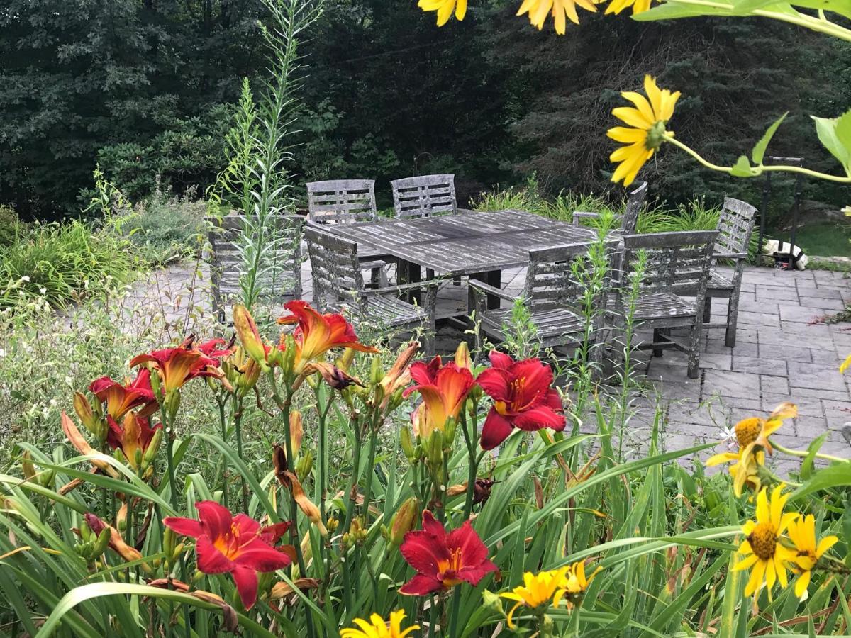 Howarth House Bed And Breakfast Fitchburg Exterior foto
