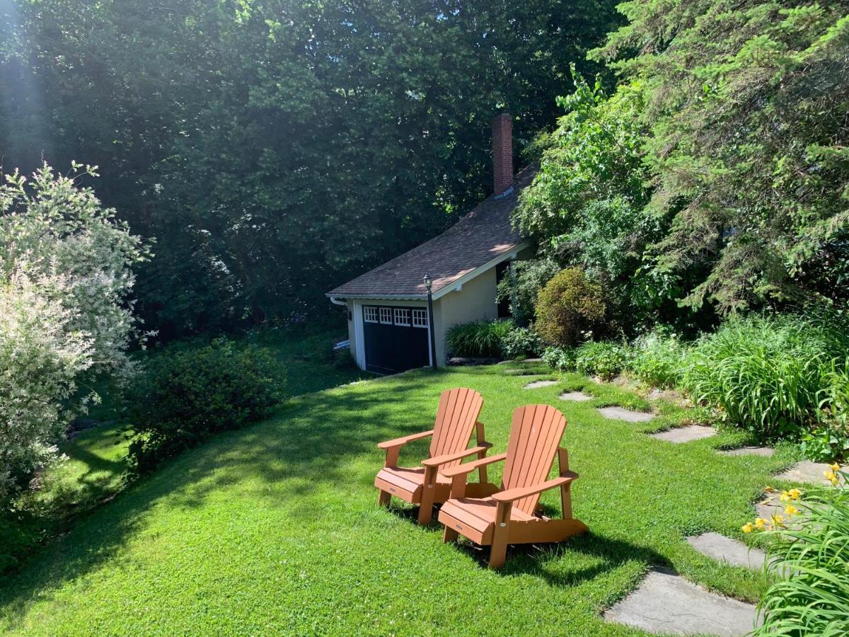 Howarth House Bed And Breakfast Fitchburg Exterior foto