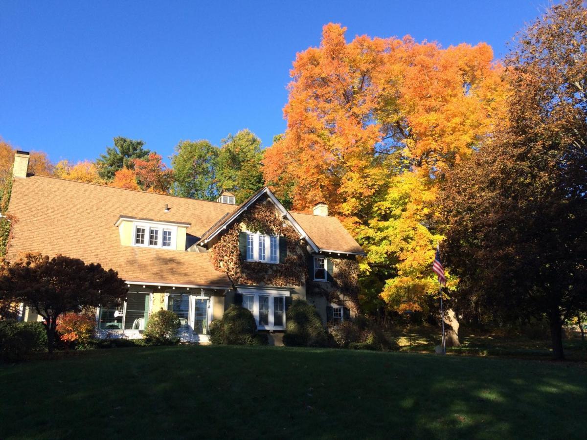 Howarth House Bed And Breakfast Fitchburg Exterior foto