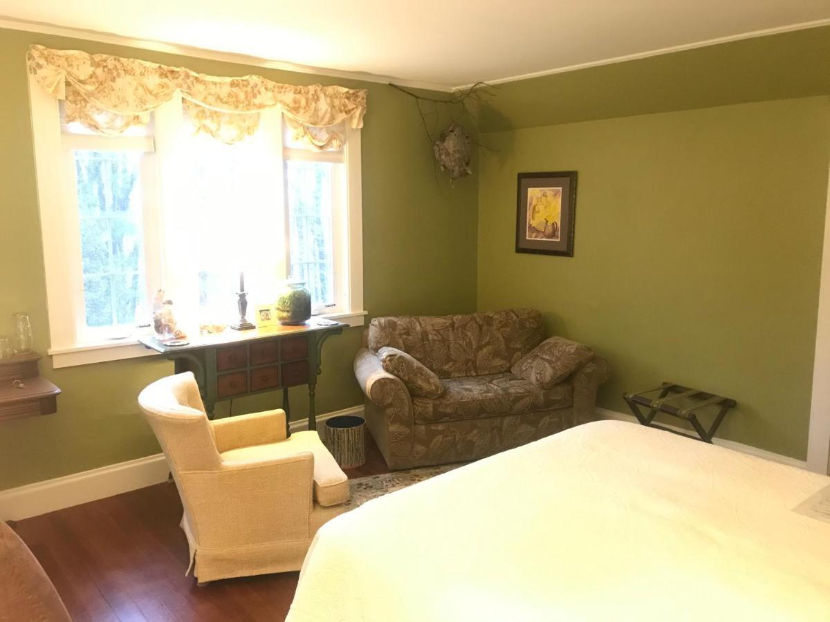 Howarth House Bed And Breakfast Fitchburg Exterior foto