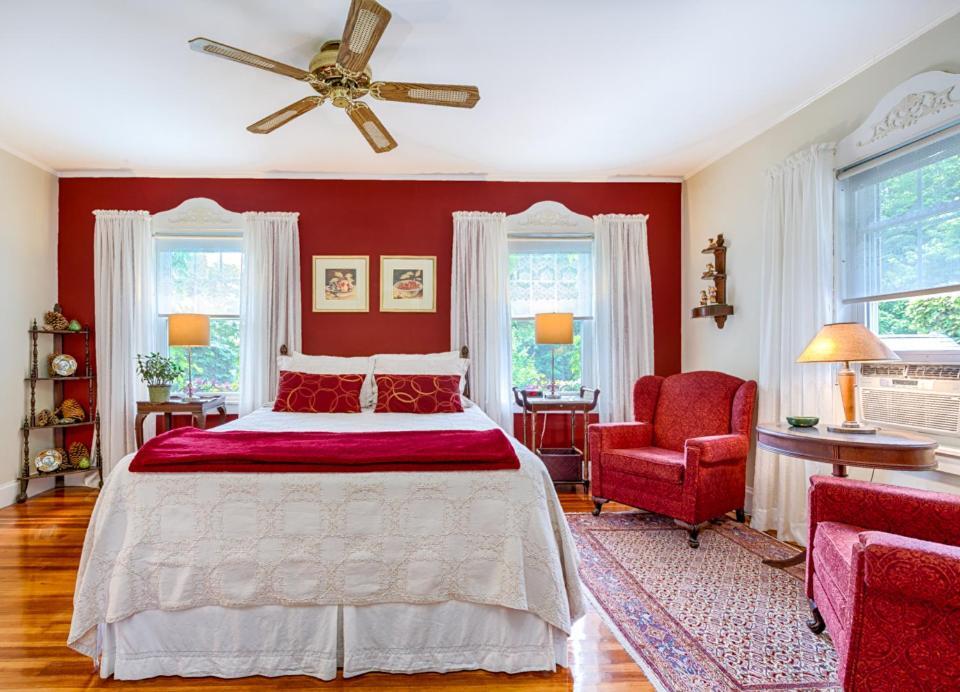 Howarth House Bed And Breakfast Fitchburg Exterior foto